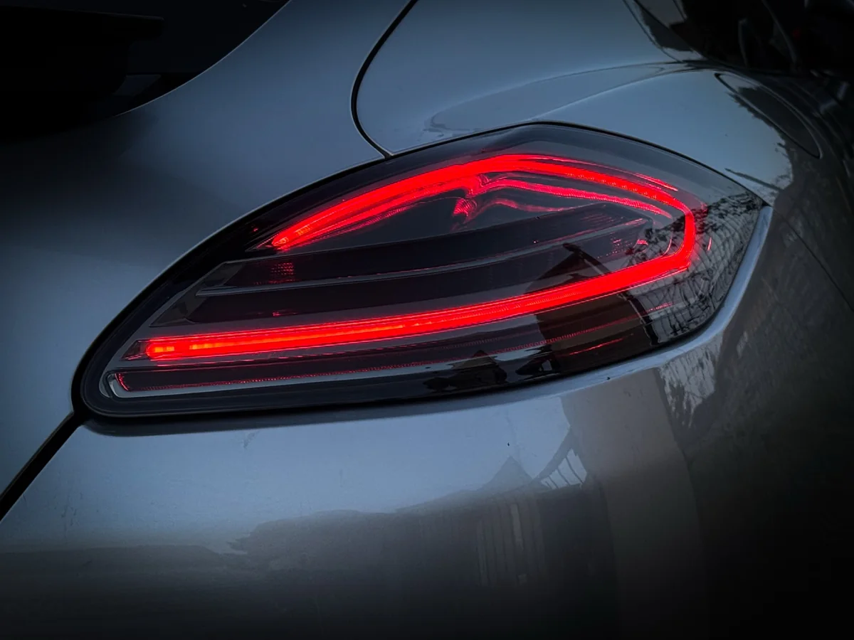 Nové zadné LED svetlo Porsche Panamera 970.1