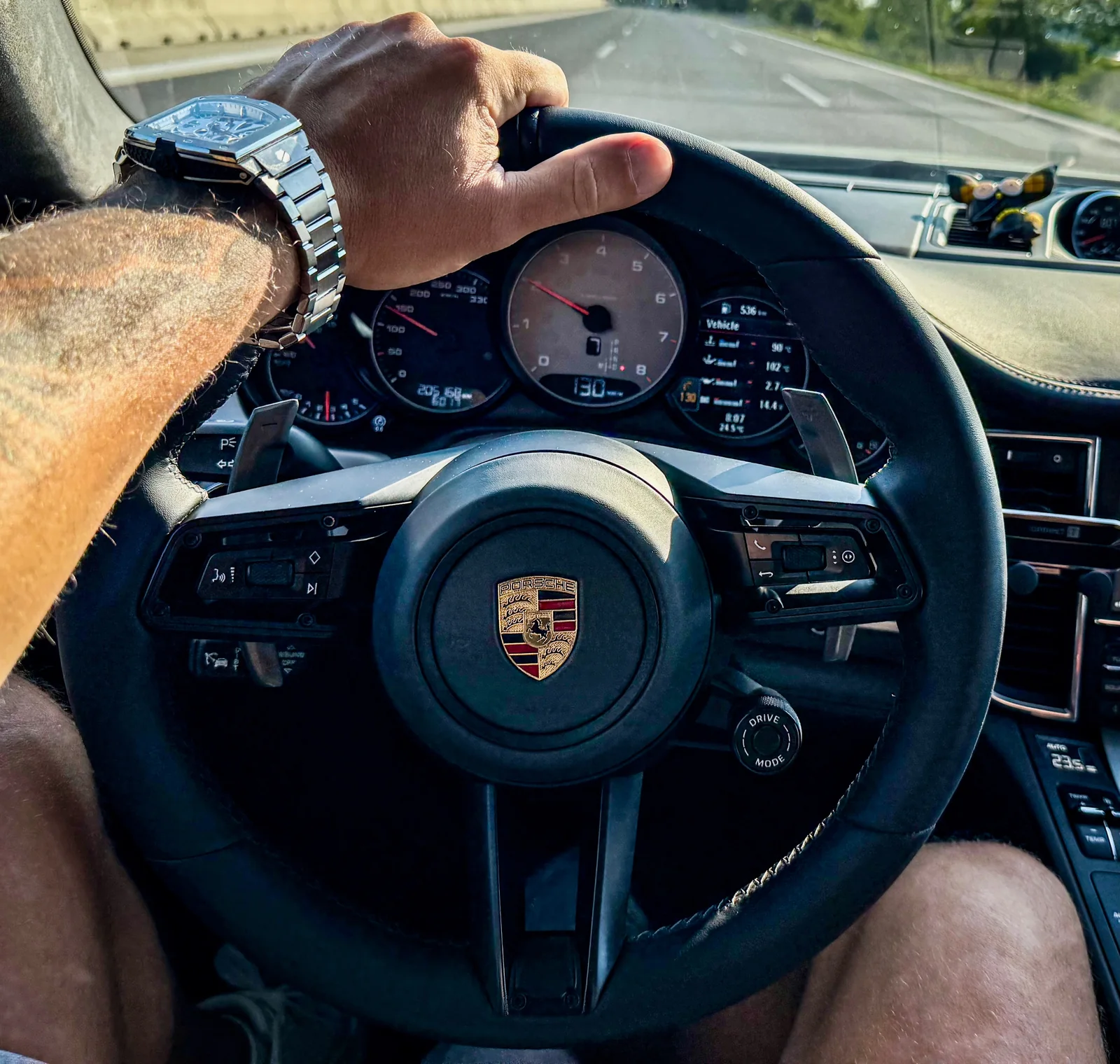 Volant Porsche 911 (992) v Porsche Panamera 970.1